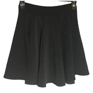Kathy solid black flowing short shirt flowing elastic waist size small READ